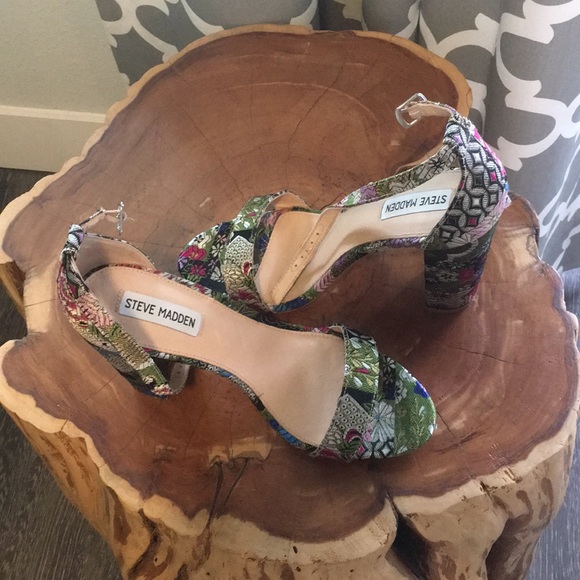 Steve Madden heels - Picture 3 of 5